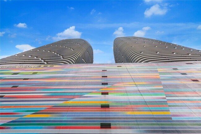 Photo - 55 SW 9th St Unidad 1608