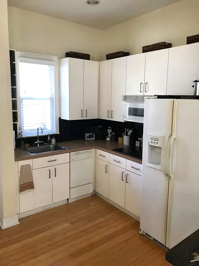 Photo - 663 N Alexander St