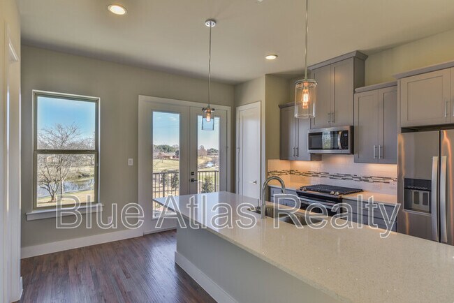 Photo - 736 N Plano Rd