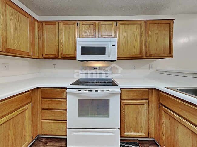 Photo - 817 Hillary Ct