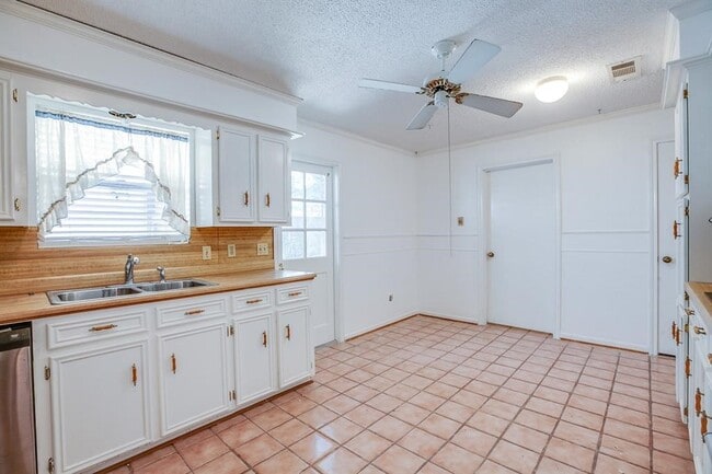 Photo - 12710 Shady Knoll Ln