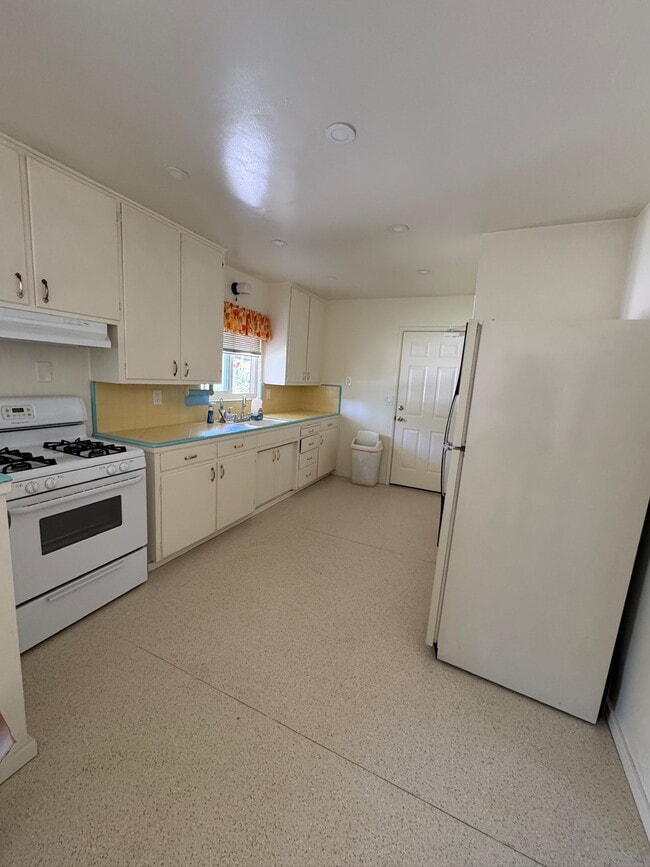 345 E Guiberson Rd