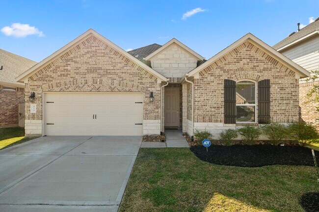 Photo - 573 Newcomb Holw Dr