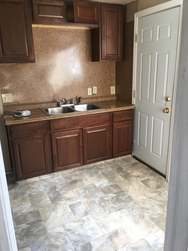 Photo - 18725 Kelly Rd