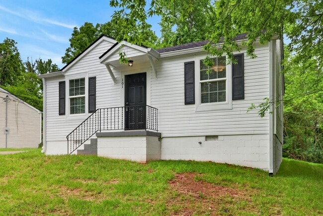 Photo - Renovated 2 bedroom home for rent Near Downtown Clarksville!
