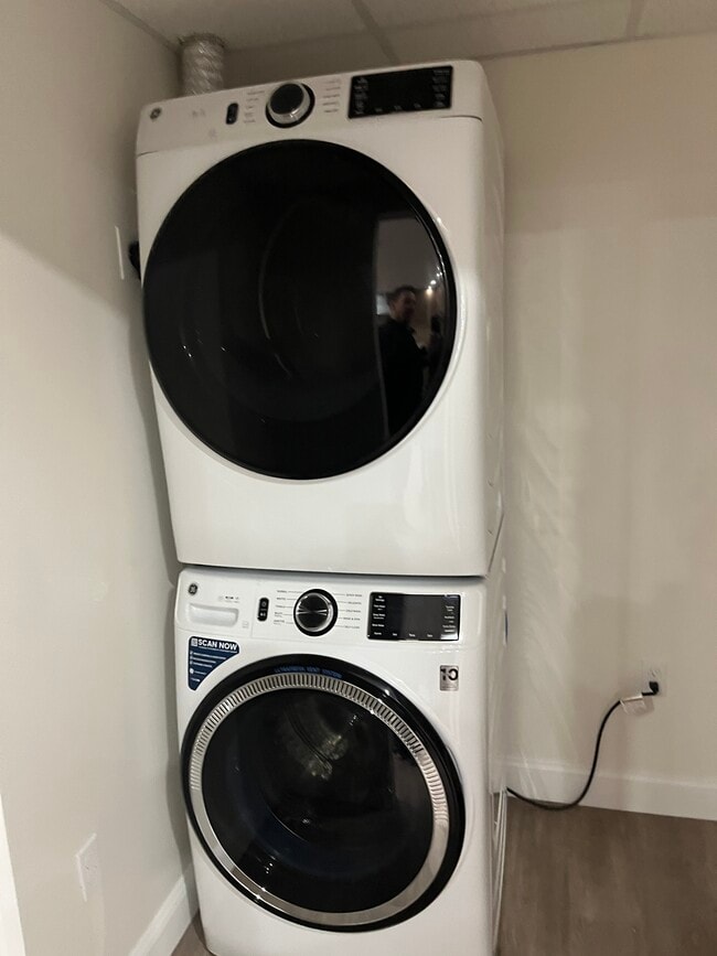 Photo - 64 Sand Creek Rd Unit main building