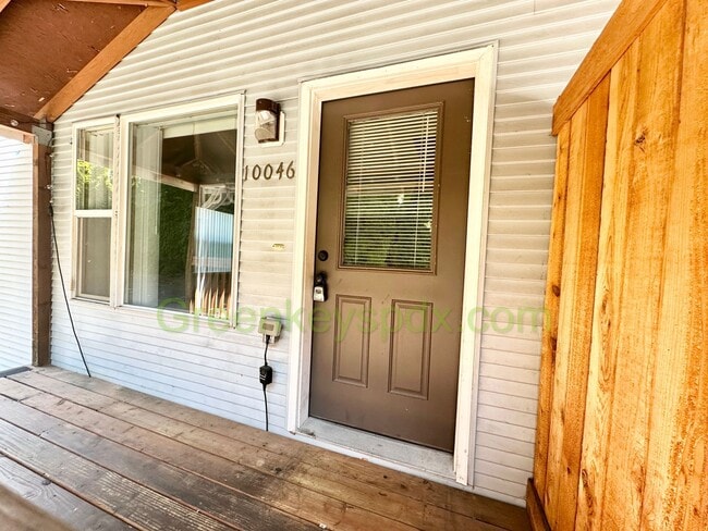 Building Photo - Gorgeous two bedroom in St. John’s! Rental