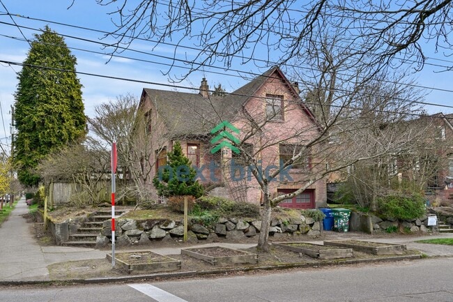 Photo - A classic vintage house ready to rent