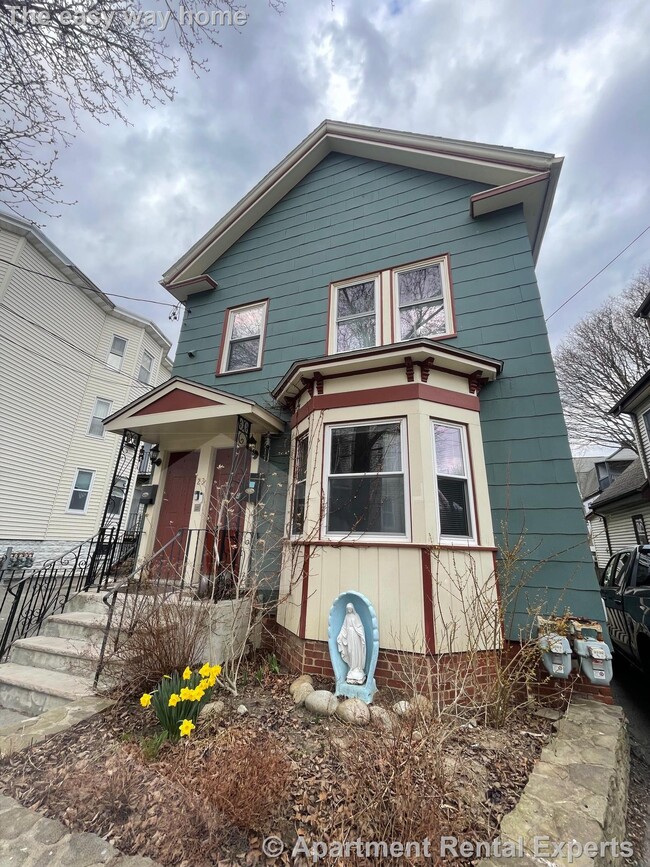 Building Photo - 23 Hall St Unit #1