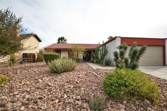 Building Photo - 3956 Clear View Dr