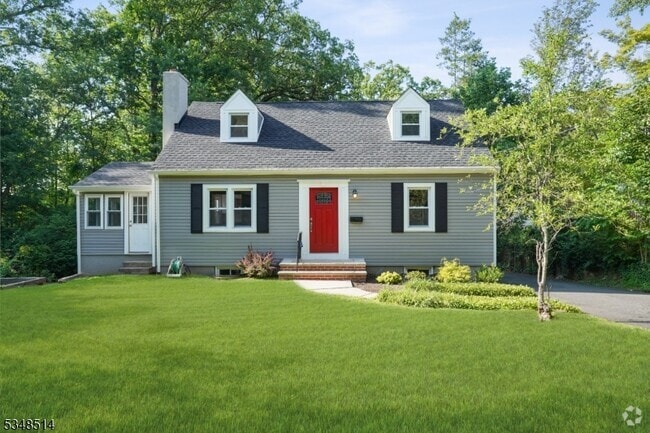 Building Photo - 51 Evergreen Rd Rental