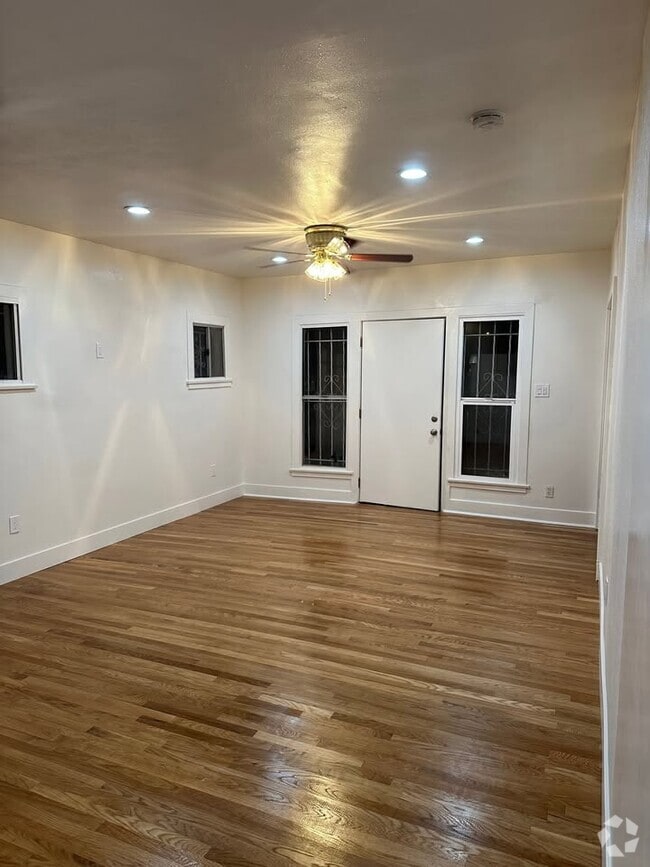 Building Photo - 5612 S St Andrews Pl Rental