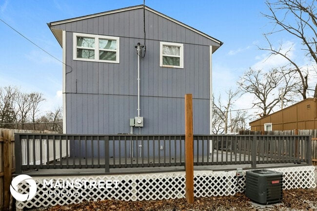 Building Photo - 4823 N Brighton Ave