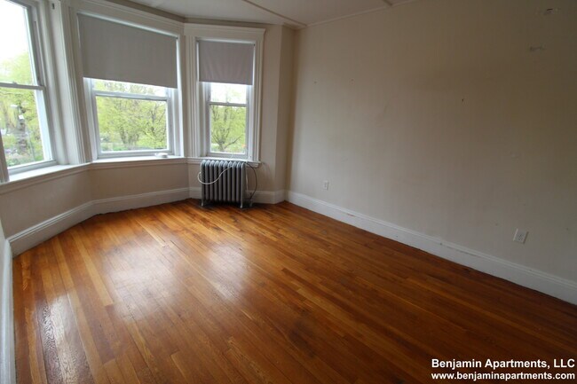 Photo - 1161 Boylston St