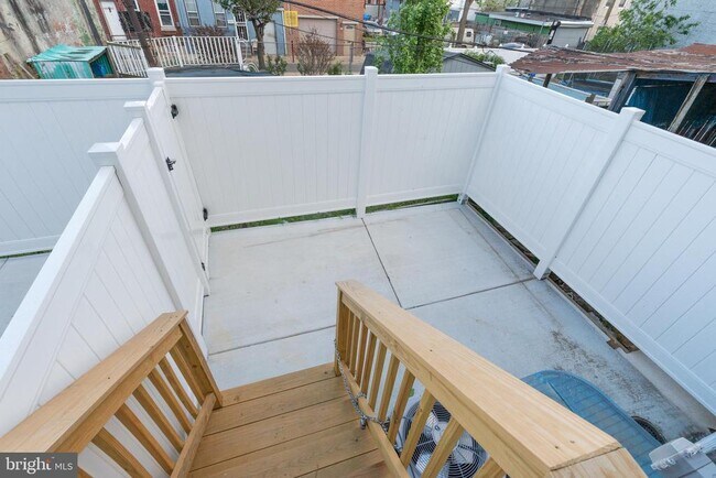 Photo - 2537 N Howard St
