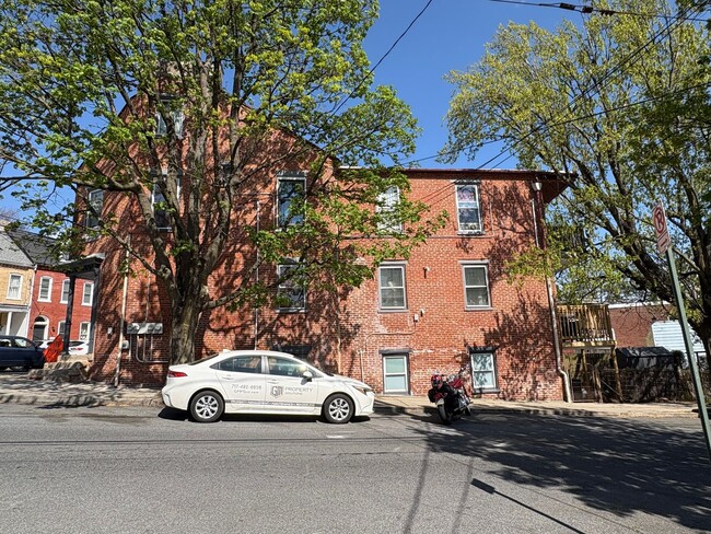 Building Photo - 544-546 W King St Unit 7 Old Dowart St