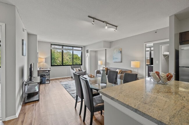 Photo - 15 Bank St Unit FL2-ID1050434P