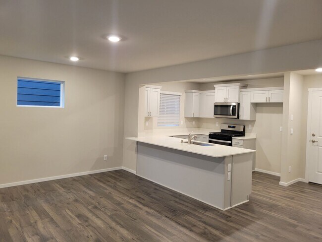 Photo - Beautiful, brand new 4 bedroom for Rent Now!