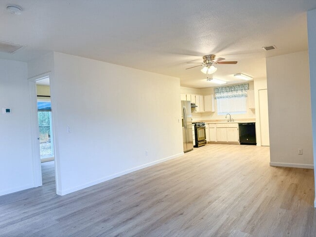 Photo - HOUSE-RIMROCK- GREENHOUSE/SHED INCLUDED