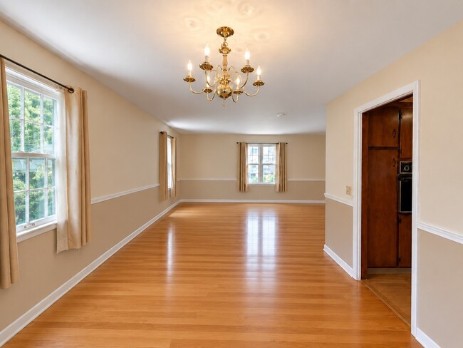 240 Ridgefield Rd