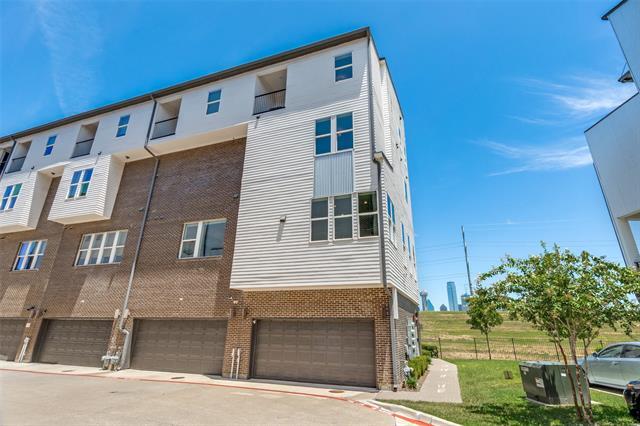 Building Photo - 381 E Greenbriar Ln Rental