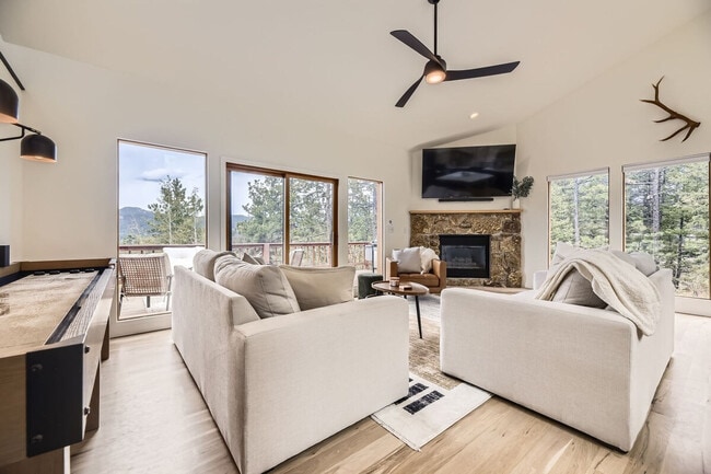 Building Photo - 3156 Nova Rd Unit ID1338725P