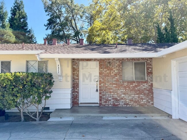 2827 San Carlos Dr