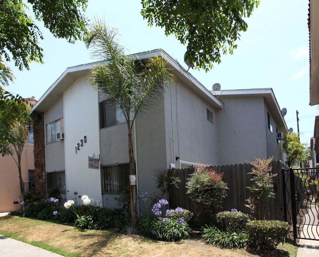 Photo - 1230 E 1st St