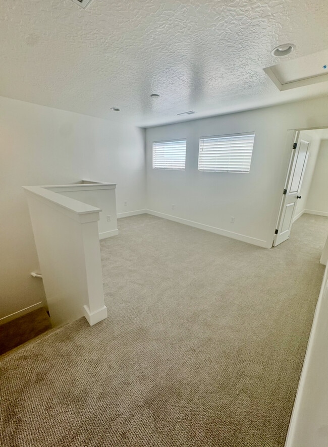 Photo - 5709 S Weehawken Ln