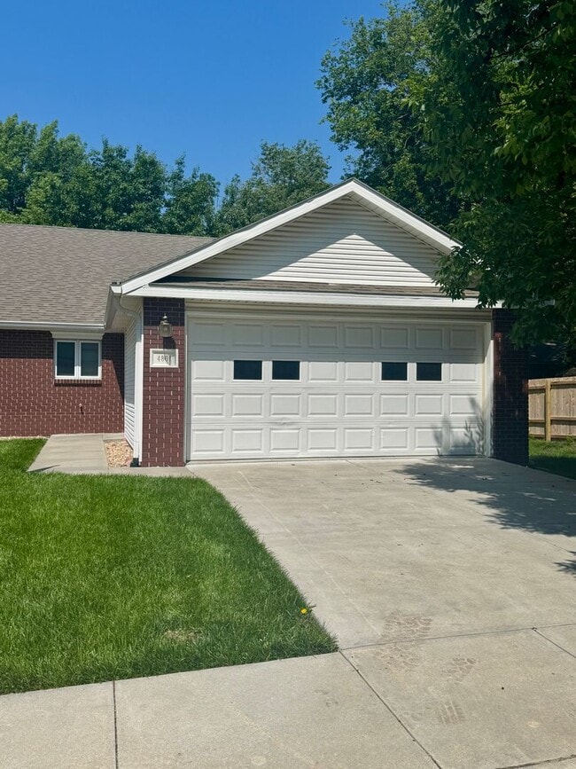 55+ Community - 2 bed, 2 bath Townhouse in... - 55+ Community - 2 bed, 2 bath Townhouse in...