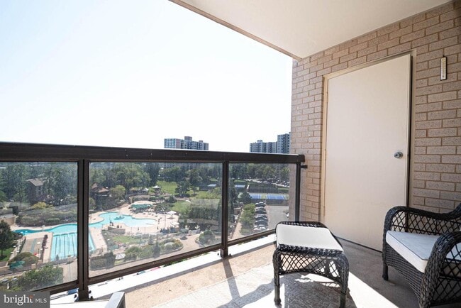 Photo - 205 Yoakum Pkwy Unit 919