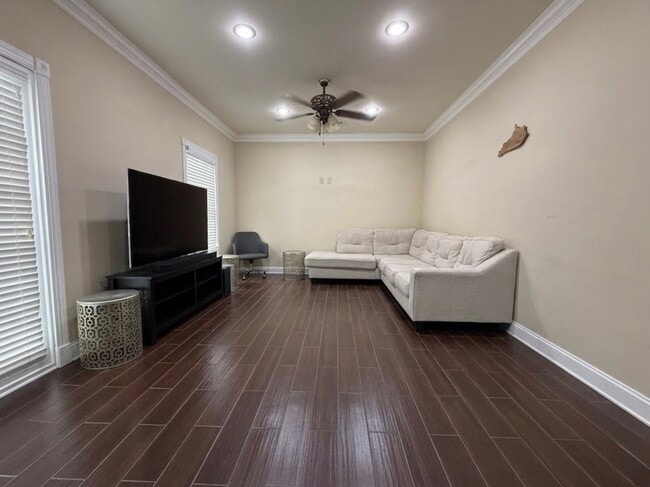 Photo - 110 Renee Ln