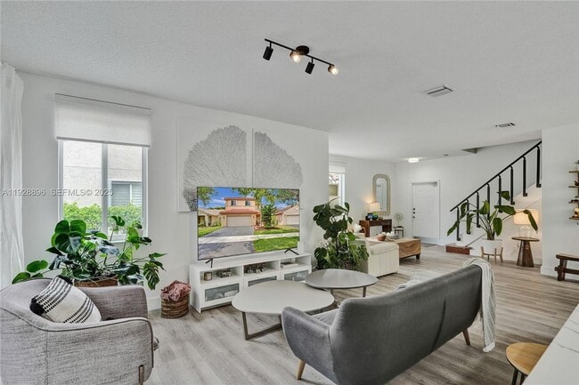 Photo - 1381 Sago Ln