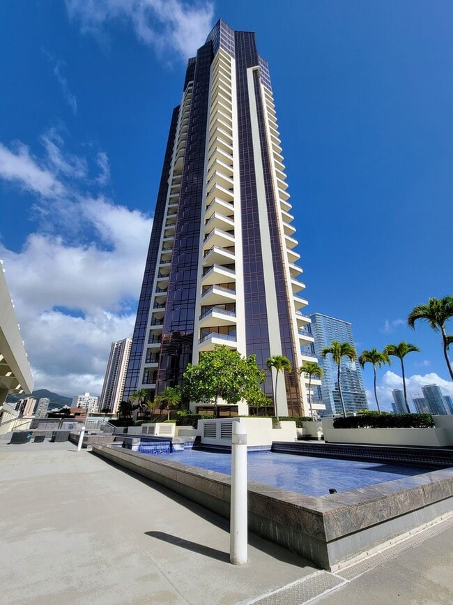 Building Photo - 725 Kapiolani Blvd Unit 1903