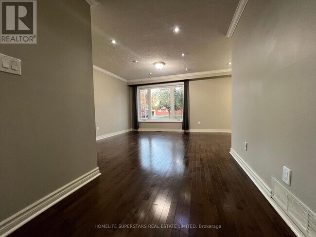 Photo - 131 Alicewood Ct