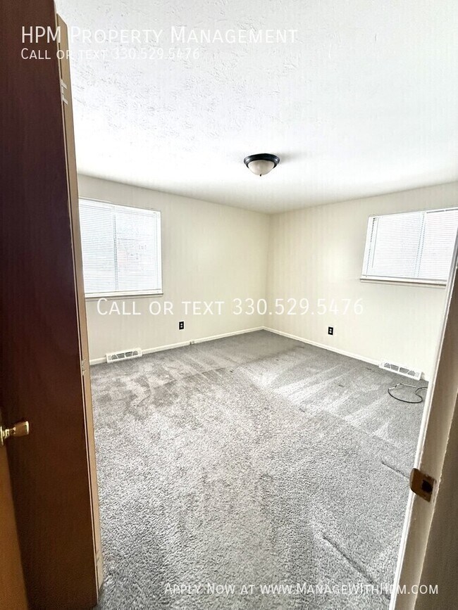 Photo - 850 S Green Rd Unit 2