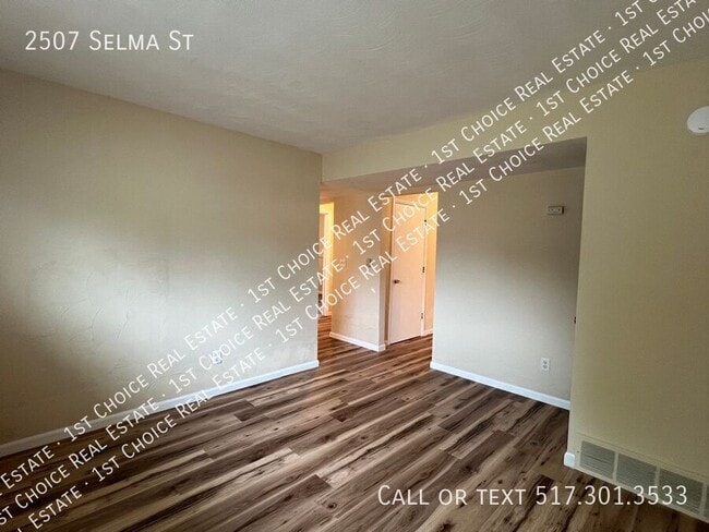 2507 Selma St