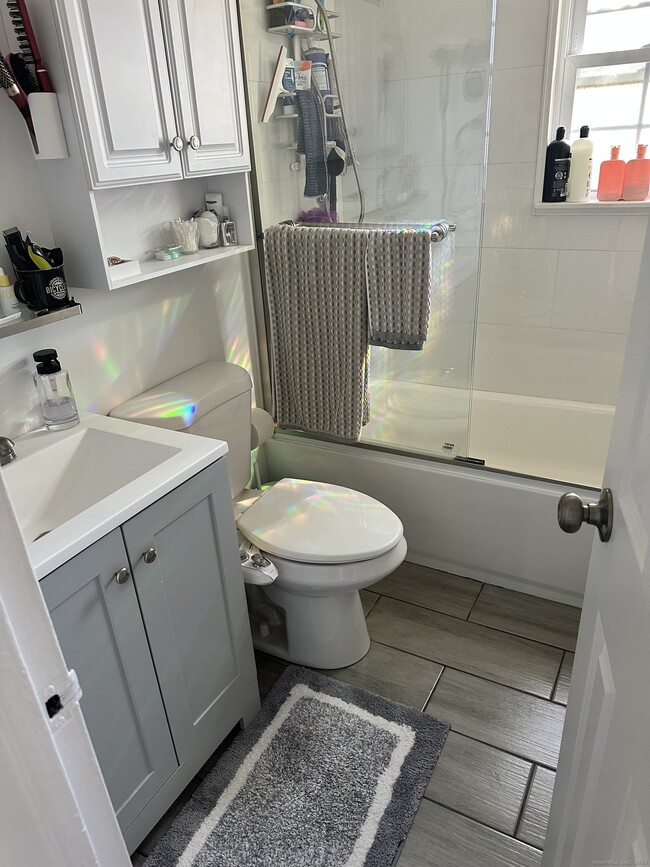 Photo - 16 Revere Dr Unit APT 1