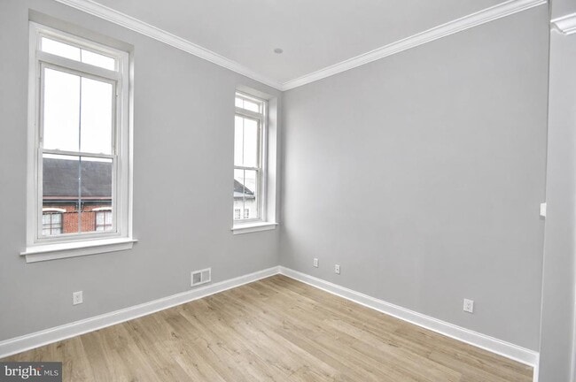 Photo - 23 E Union St