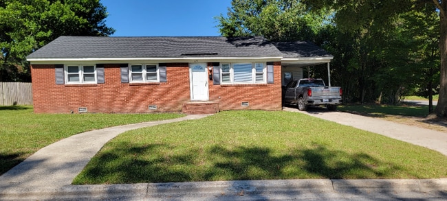 Photo - 115 N Warren St