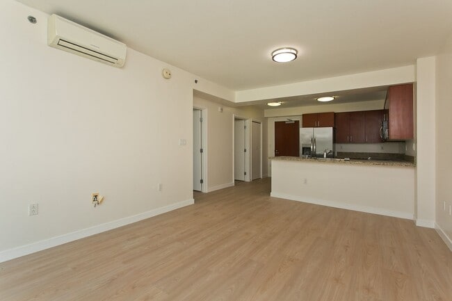 Building Photo - 909 Kapiolani Blvd Unit 2407