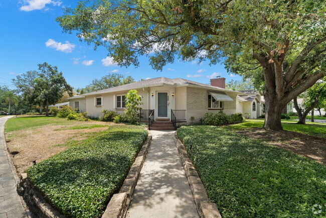 Building Photo - Beautiful Home For Rent in St Petersburg!
