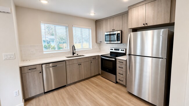 5734 NE 10th Ave Unit B
