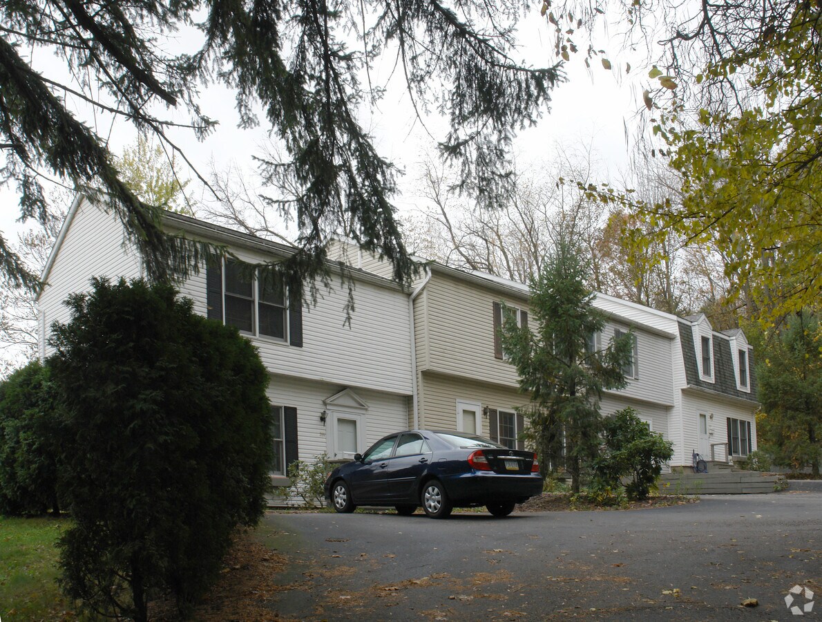 Glenn Ave Apartments - Glenn Ave Apartments