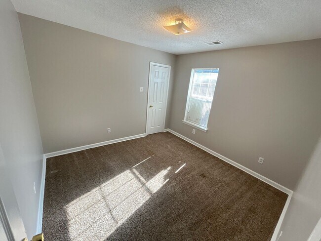 Photo - 286 Baltic St