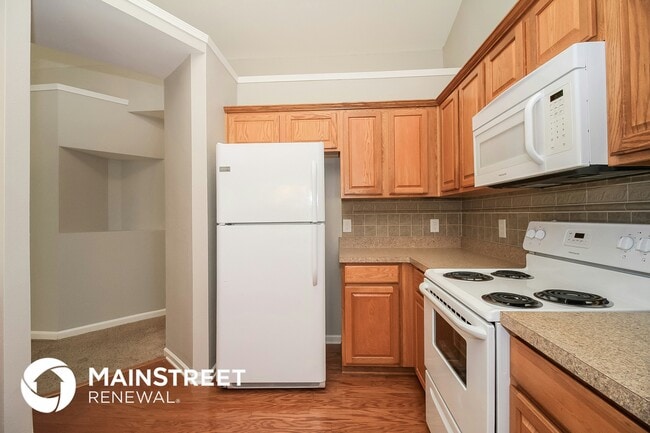 Photo - 445 Bangor Dr