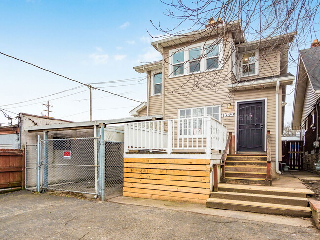 Building Photo - 1390 Sullivant Ave