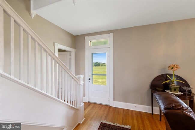 Photo - 5452 Middle Rd