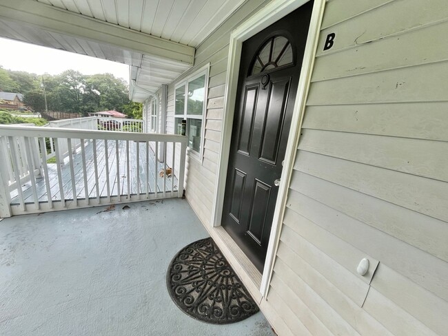 Photo - 4415 Oak St Unit 4415 Oak Street B