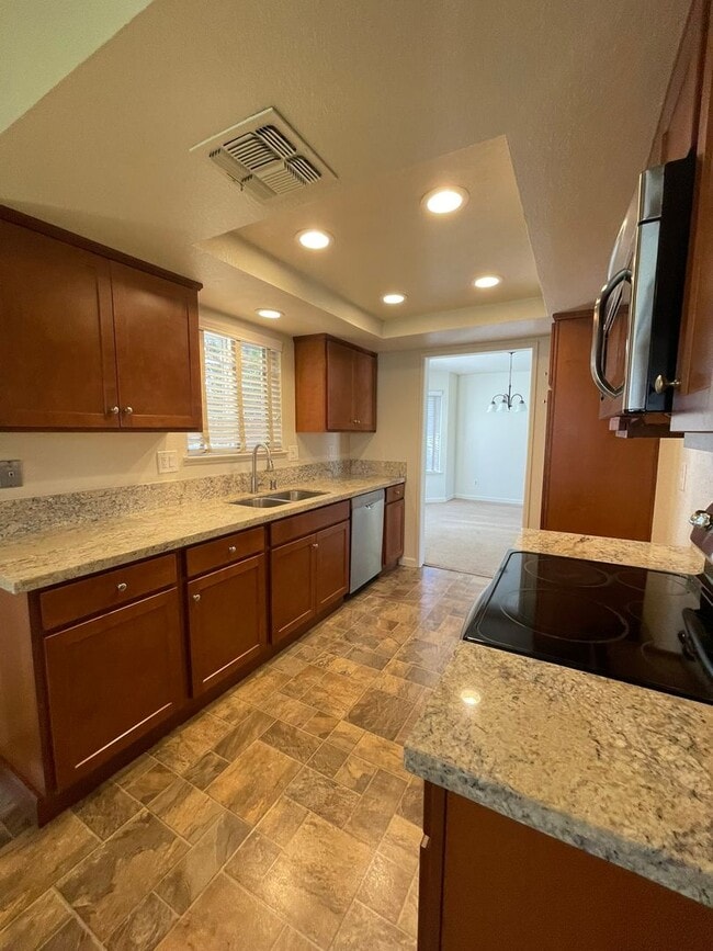 Photo - 3 Bedroom 2.5 Bath Home with Huge Covered Patio in Backyard!